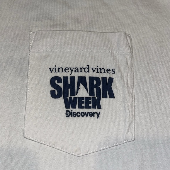 Vineyard Vines x Discovery shark week long sleeve T-shirt - Picture 2 of 6